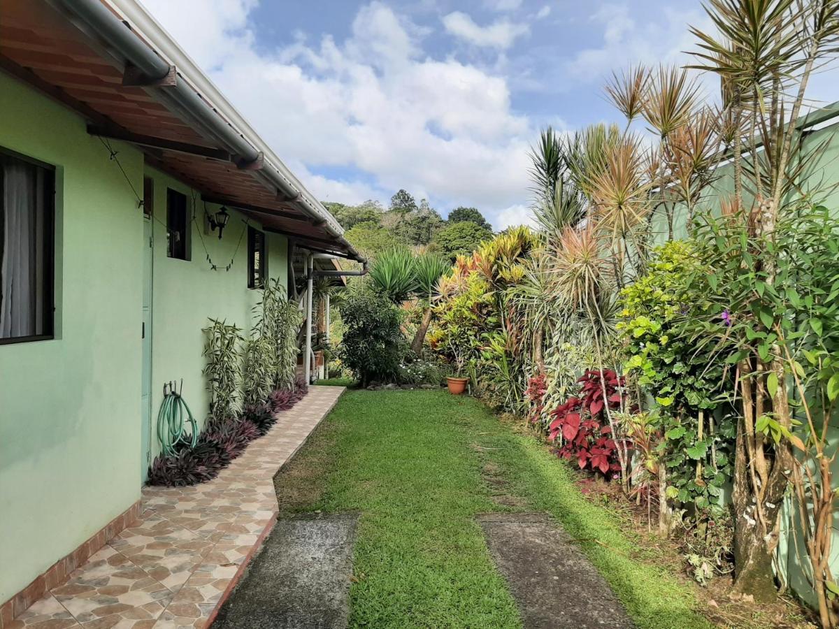 Marita'S Bed And Breakfast Nuevo Arenal Exterior foto